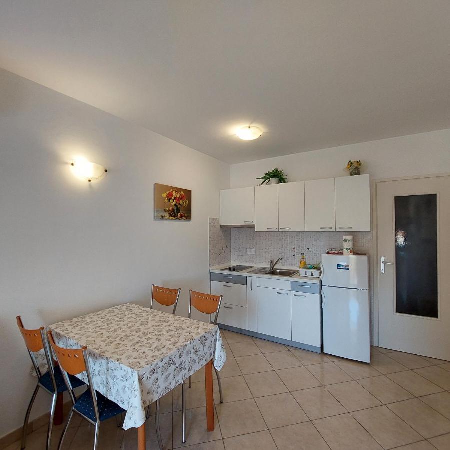 פורץ Apartment Ivana,Mali Maj מראה חיצוני תמונה